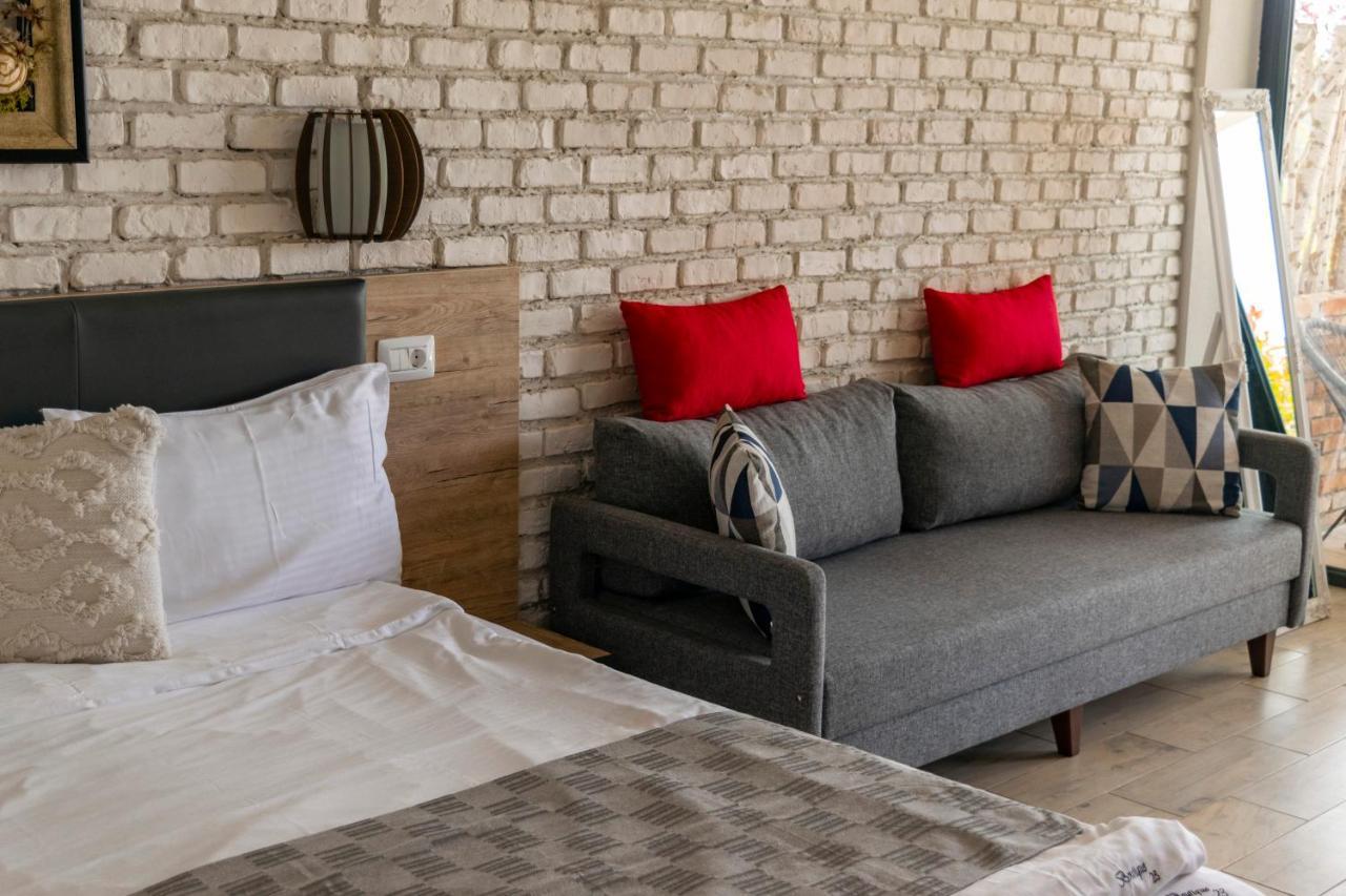 Boutique 23 Hotell Douăzeci şi Trei August Eksteriør bilde