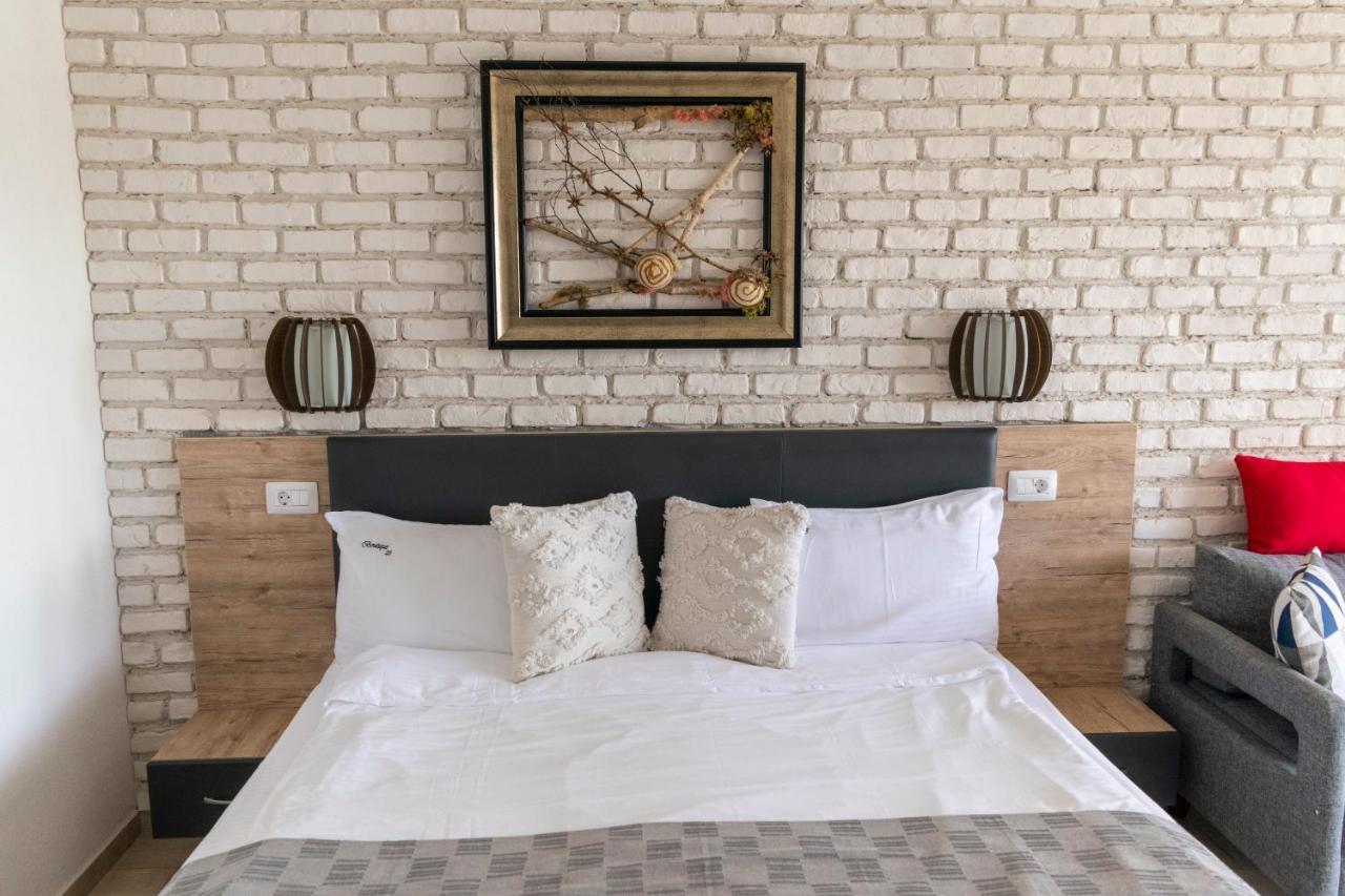 Boutique 23 Hotell Douăzeci şi Trei August Eksteriør bilde