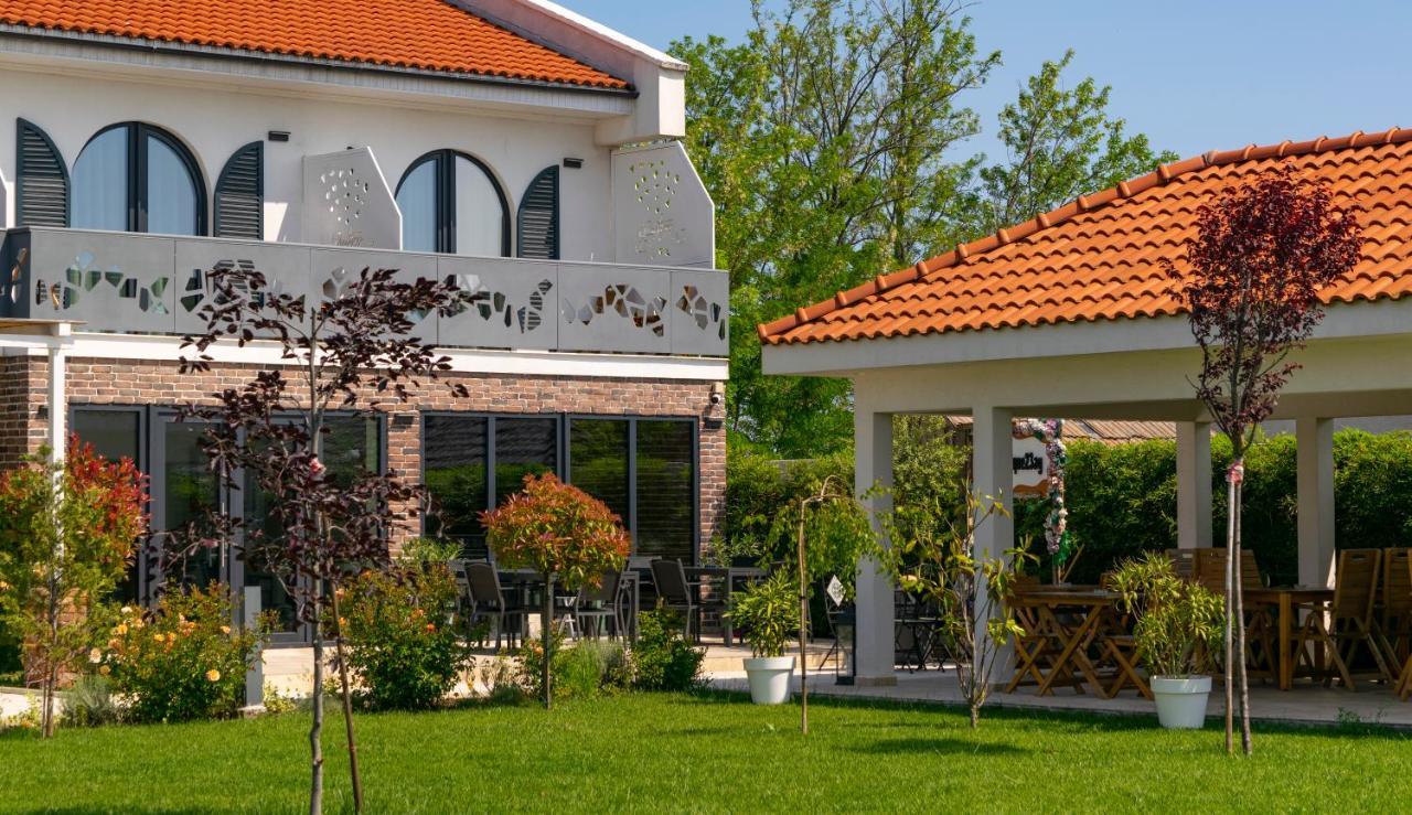 Boutique 23 Hotell Douăzeci şi Trei August Eksteriør bilde
